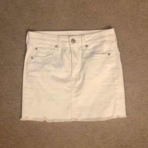 White denim AE skirt